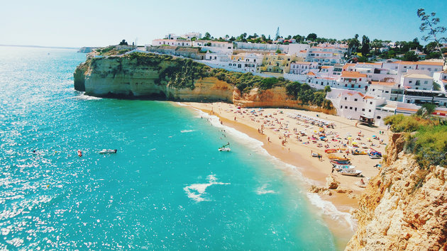 Bãi biển Lagos cát trắng mịn ở Algarve