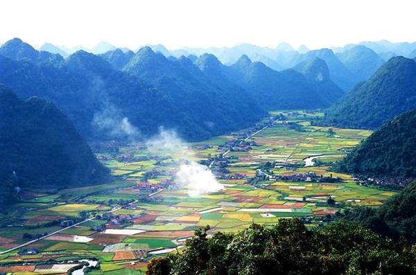 Những sắc màu thung lũng Bắc Sơn. Từ trên cao, Bắc Sơn hiện lên như một tấm địa đồ. 