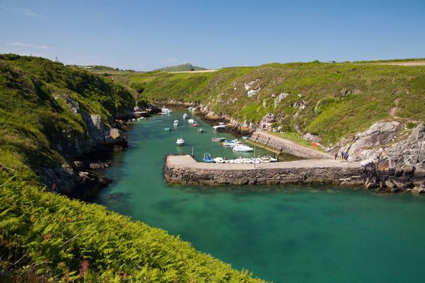 Pembrokeshire nhỏ nhắn, tĩnh lặng và êm đềm.