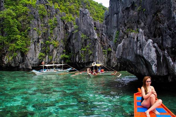 Biển ở El Nido đẹp và sạch vô cùng. Nước trong vắt, nhìn xuống tận đáy.