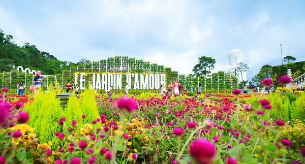 Vườn hoa Le Jardin D'Amour. Ảnh: lendang