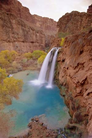 Thác Havasu, Arizona: Trước khi có thể hòa mình vào dòng nước xanh mát gần công viên quốc gia Grand Canyon này, bạn sẽ phải cuốc bộ cả chục dặm, nhưng đây sẽ là dịp lý tưởng để ngắm cảnh dọc đường. 