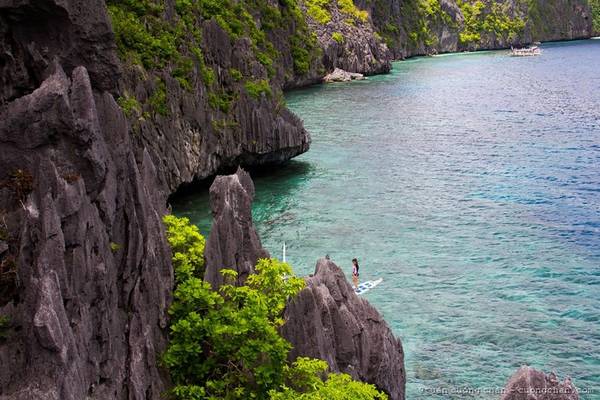 Thời gian đi El Nido hợp lý nhất là từ tháng 12 đến tháng 5. Các bạn chịu khó canh vé máy bay giá rẻ, sẽ tiết kiệm chi phí.