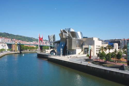 Bảo tàng Guggenheim – biểu tượng của thành phố Bilbao