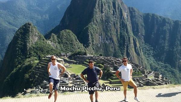 Hình ảnh khi họ ghé thăm thành phố đã mất của người Inca, Thánh địa Machu Picchu, Peru.