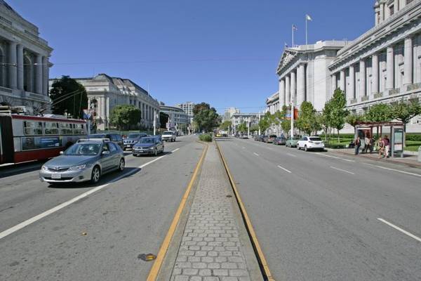 Một đoạn Van Ness Avenue, con đường rộng nhất San Francisco - Ảnh: sfexaminer