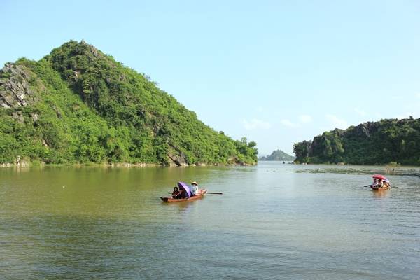 ho-quan-son-tien-canh-sat-rat-ha-noi-ban-phai-den-thu-ivivu-43