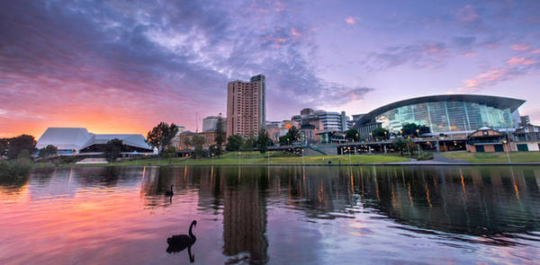  85% các thùng rác ở thành phố Adelaide, Australia được tái chế thành công. Đây là một phần trong nỗ lực giảm chất thải ra môi trường của Adelaide.