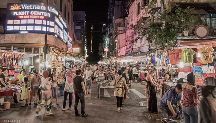 Night-Market-Ben-Thanh-Elena-Cid