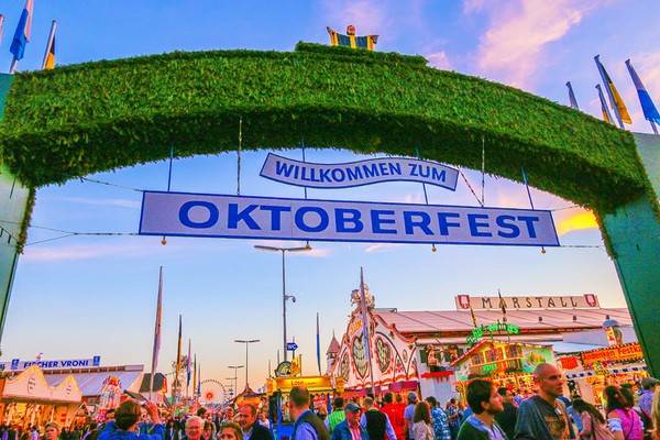  Lễ hội bia Oktoberfest thu hút hàng triệu khách du lịch khắp thế giới đổ về mỗi năm. Ảnh: campbellchamber