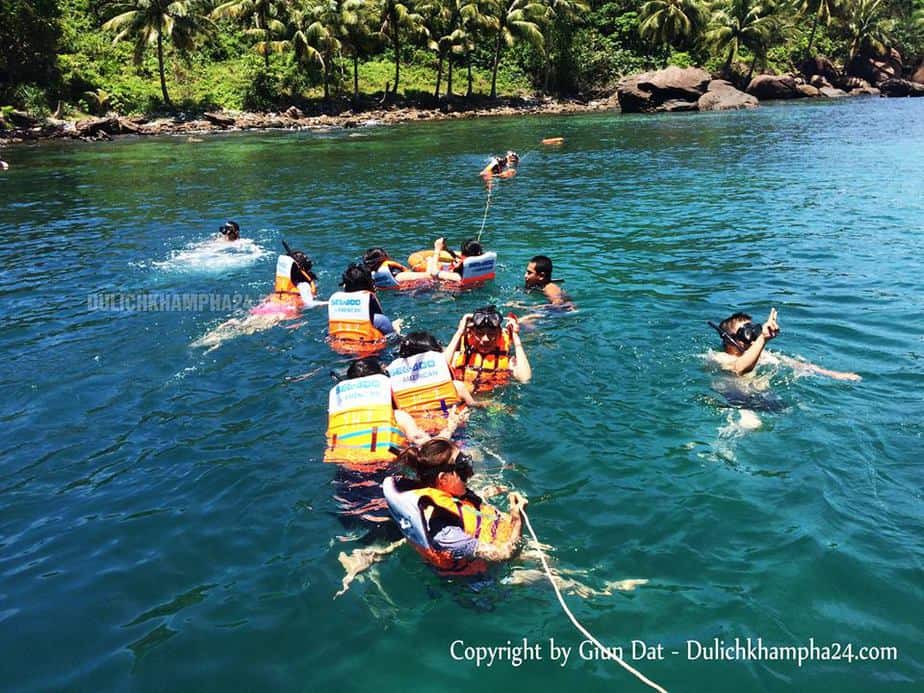 Tour-hon-mong-tay-may-rut-dam-ngang-phu-quoc-12