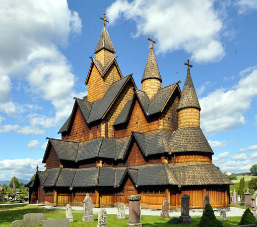Nhà thờ gỗ Heddal lớn nhất Na Uy - Ảnh: wiki