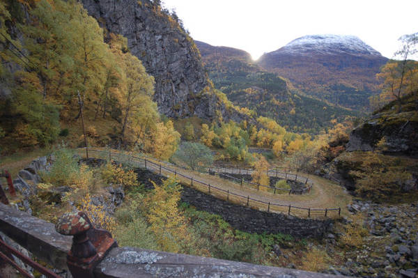 Một góc con đường cổ ở làng Vindhellavegen - Ảnh: fjell-kjell