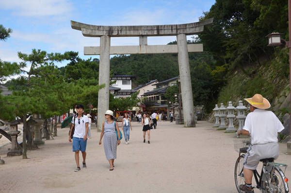 Quang cảnh yên bình trên đảo Miyajima