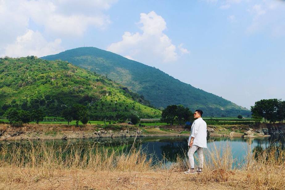 trai-tay-ninh-chinh-goc-chia-se-7-diem-must-try-cho-dan-nhap-mon-song-ao/