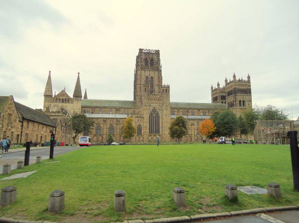 Nhà thờ Durham, ngôi trường phép thuật Poudlard trong phim Harry Potter - Ảnh: wp