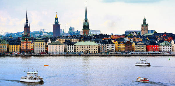  Mục tiêu của Stockholm là đến năm 2050 sẽ cung cấp nhiên liệu hoàn toàn miễn phí cho người dân. Hiện nay, thành phố này đã tạo ra được 60% năng lượng từ thủy điện và những người Thụy Điển thì được biết đến với sự tiên phong, luôn đổi mới nên trong tương lai họ sẽ còn đi xa hơn rất nhiều.