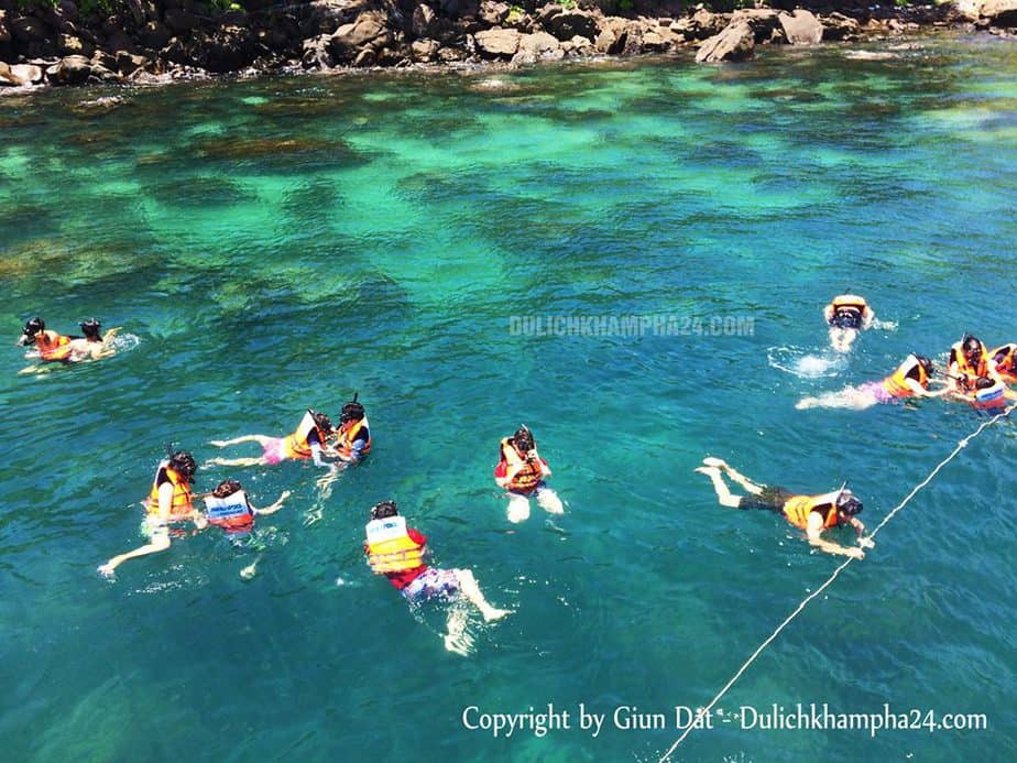 Lan-ngam-san-ho-hon-mong-tay-may-rut-dam-ngang-phu-quoc-1