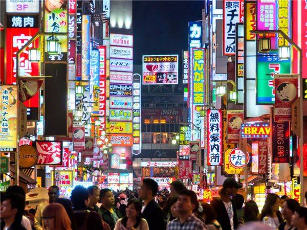15. Tokyo, Nhật Bản: Ngoài là nơi giao thoa giữa những yếu tố hiện đại và truyền thống, Tokyo cũng được xem là một trong những thủ đô thời trang của thế giới và đây cũng là quê hương của thần đạo.