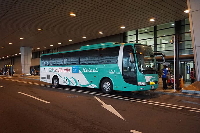 Xe-bus-san-bay-narita