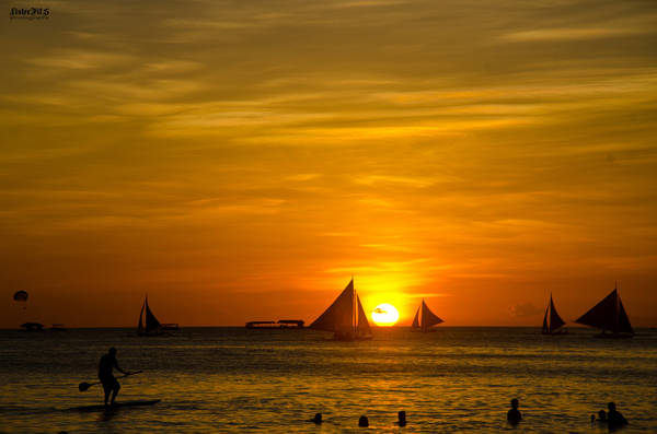 Hoàng hôn tuyệt đẹp ở Boracay. Ảnh: Lister Fil 