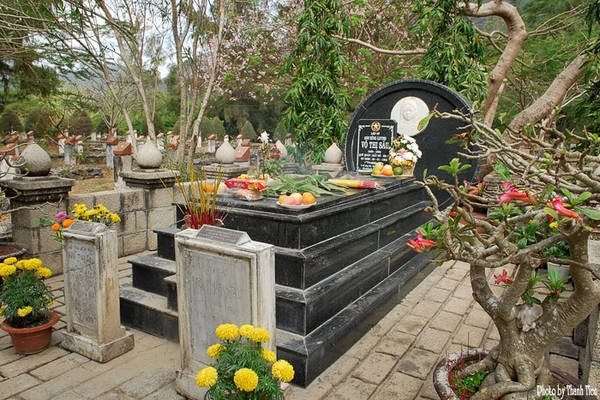 Một trong những điểm nhấn của chuyến du lịch Côn Đảo là việc viếng mộ chị Võ Thị Sáu. Ảnh: Xuanlinh39.vnweblogs.com