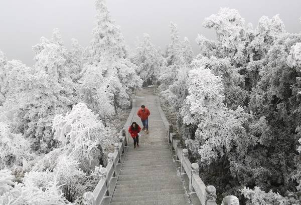 Vào mùa đông, tuyết phủ trắng xóa khiến núi Hành Sơn có vẻ đẹp lãng mạn như trong một thế giới khác. Ảnh: Chinadaily.