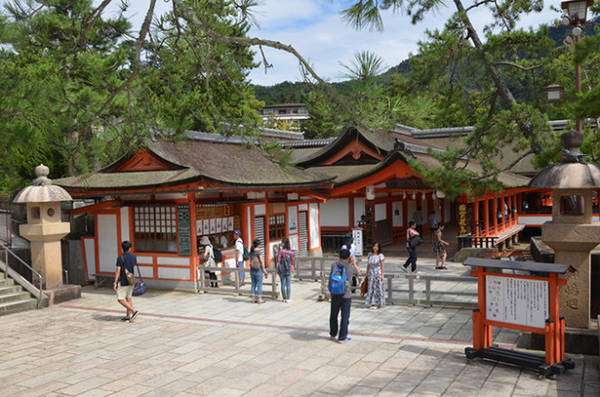 Ngôi đền linh thiêng Itsukushima, được UNESCO công nhận là di sản thế giới vào năm 1996