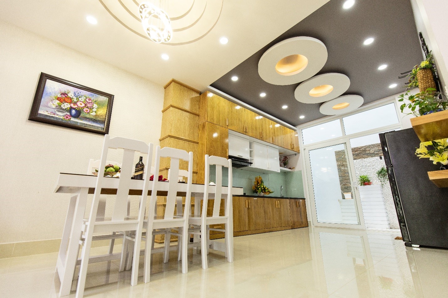 Suna’s HOME - Villa: Lâu đài nhỏ mơ màng giữa cát trắng, biển xanh Vũng Tàu