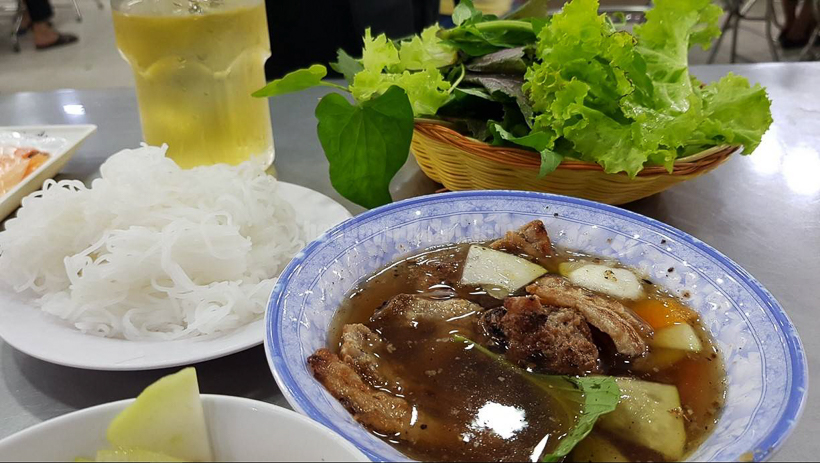 Quán bún chả ở Sài Gòn