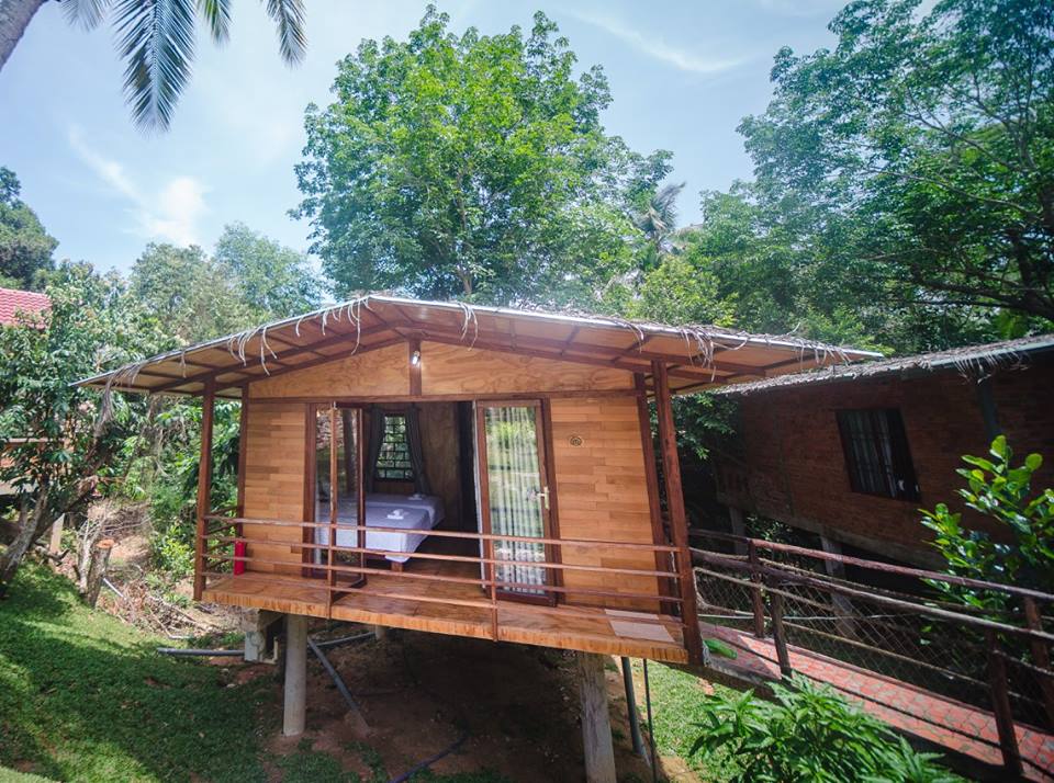 Phu Quoc Sen Lodge Homestay Village