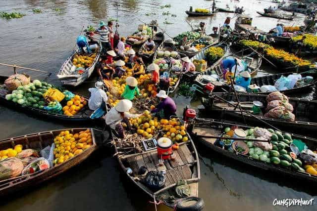 Chợ nổi Long Xuyên