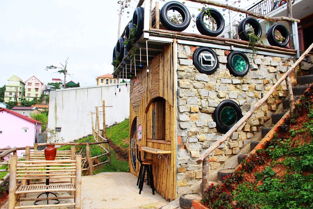 Biệt thự làng người lùng Hobbit Hostel Đà Lạt