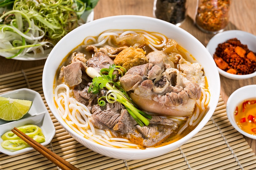 Top 10 quán bún bò Huế Sài Gòn ngon đậm vị kinh kỳ xưa