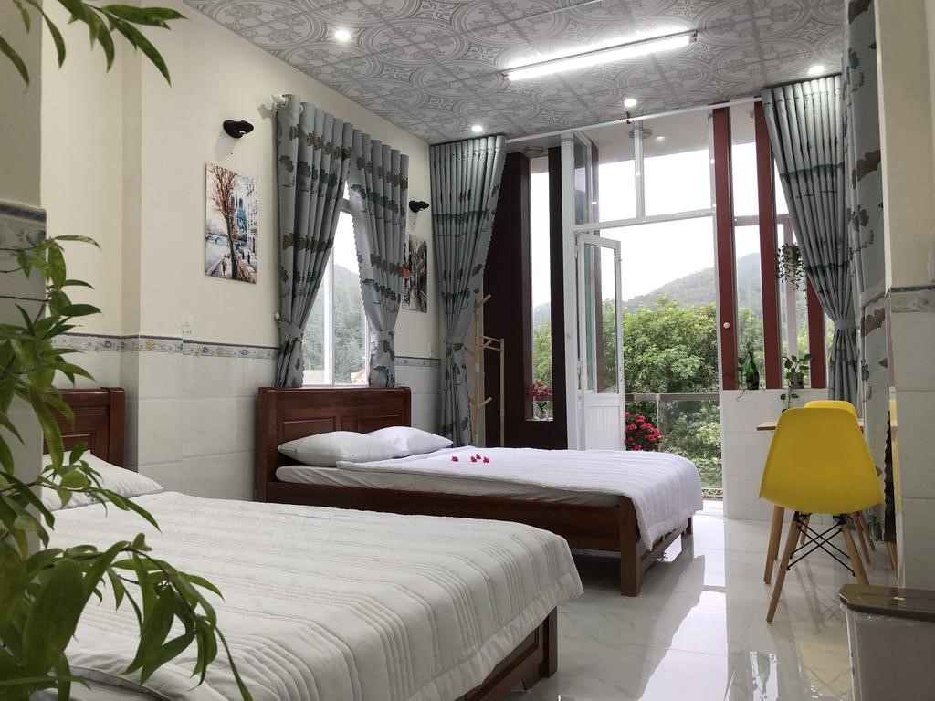 Nạp vitamin sea ở Sunny Bay Homestay biển Nhơn Lý đẹp không góc chết