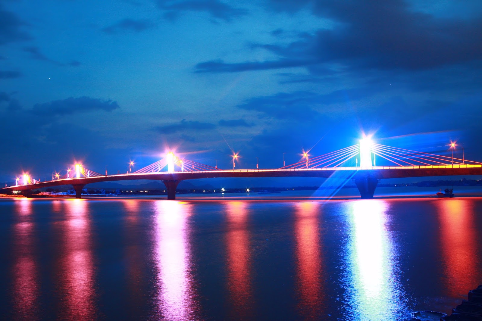 105km cung đường biển Ninh Thuận "nhìn là thích" "nhích chẳng chịu về