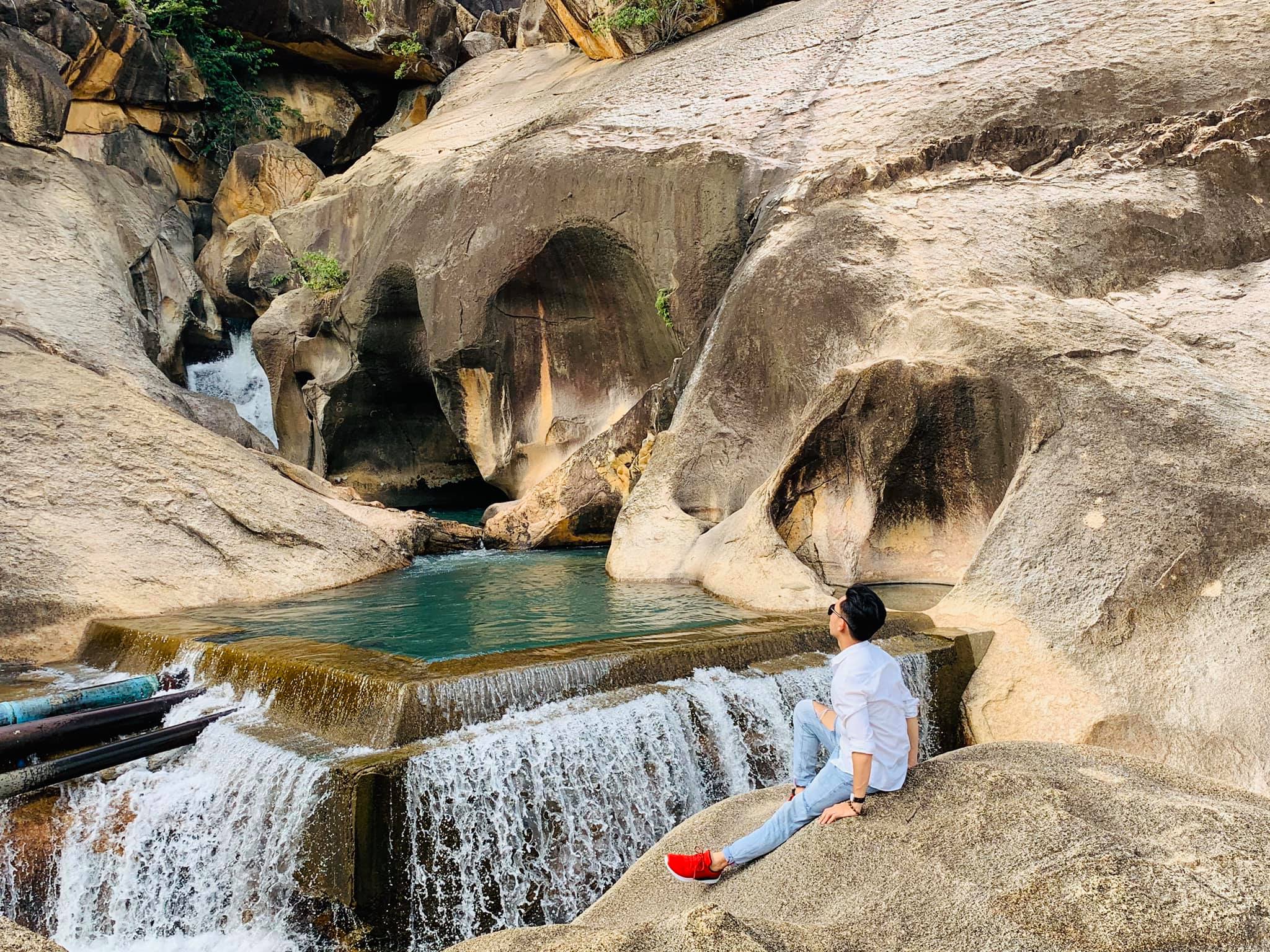 Hướng dẫn chi tiết đường đi suối Tiên-thác Ba Hồ - tuyệt tình cốc Ninh Thuận gây sốt gần đây