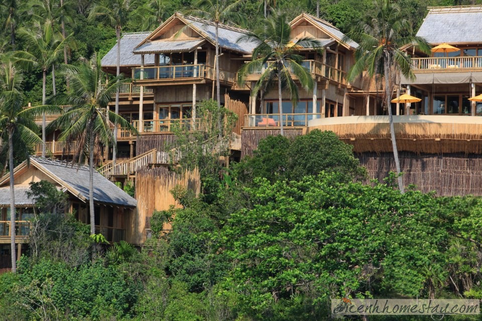 Soneva Kiri Eco Resort ở Thái Lan view lơ lửng trên cây siêu đẹp, phục vụ món cho khách bằng Zipline