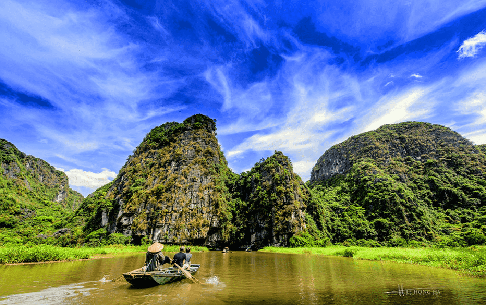 Mùa vàng Tam Cốc tháng 7 trong lăng kính của khách du lịch