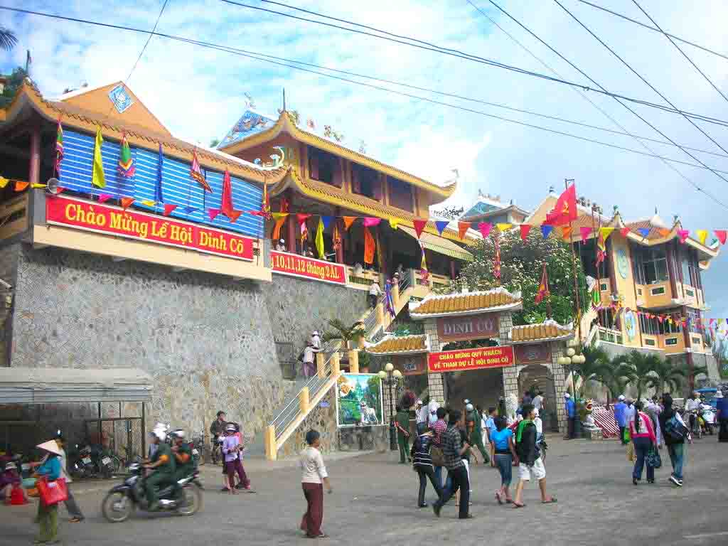 kham pha den dinh co o vung tau