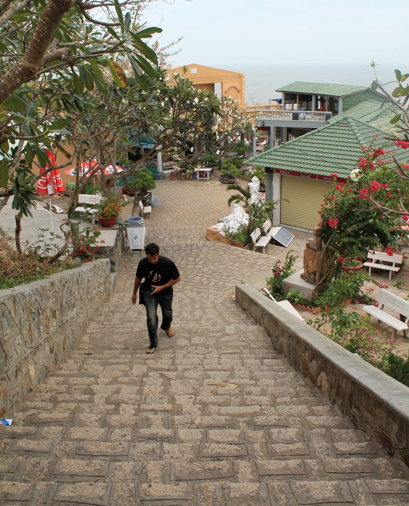 tuong chua kito vung tau co bao nhieu bac thang