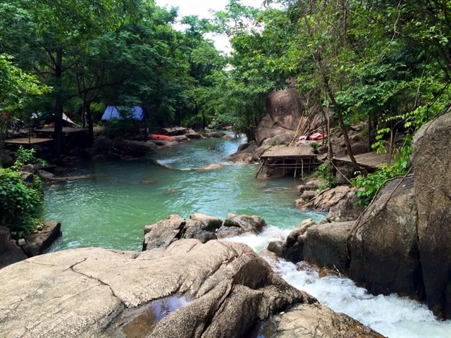 kinh nghiem du lich suoi da suoi tien o vung tau