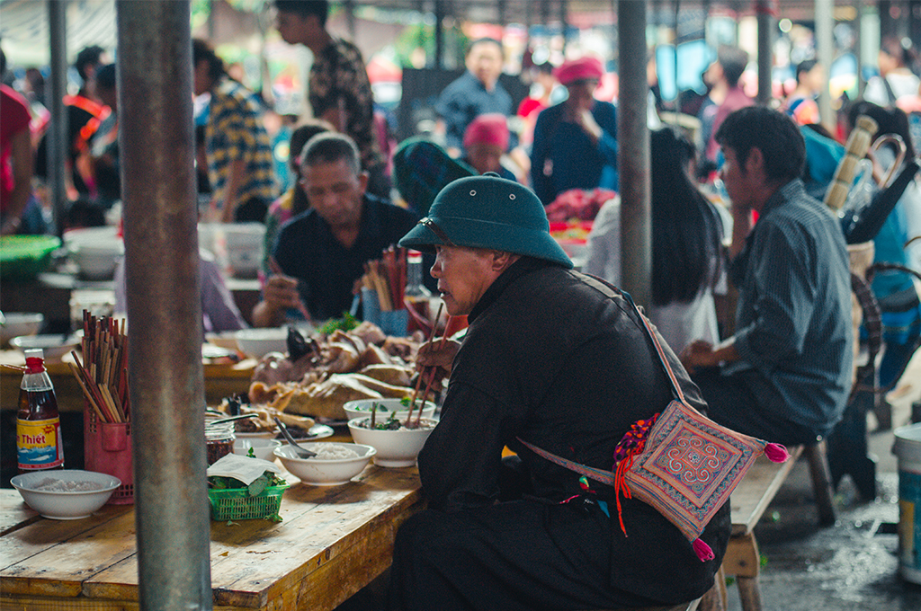 huong dan duong di den cho bac ha