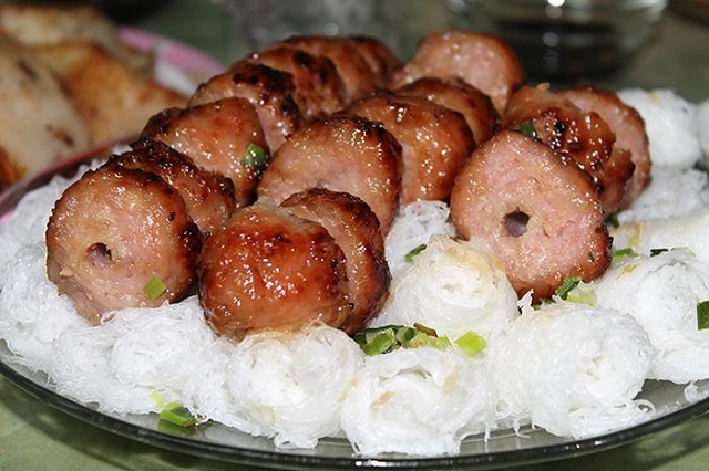 nem nuong mien tay