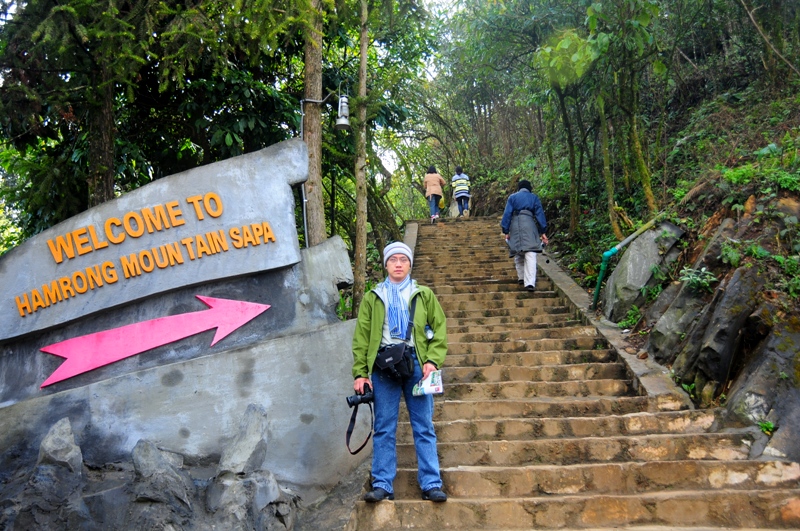 huong dan duong di len nui ham rong sapa