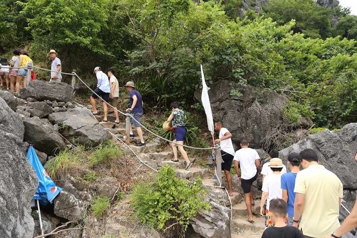 hang thien canh son o ha long