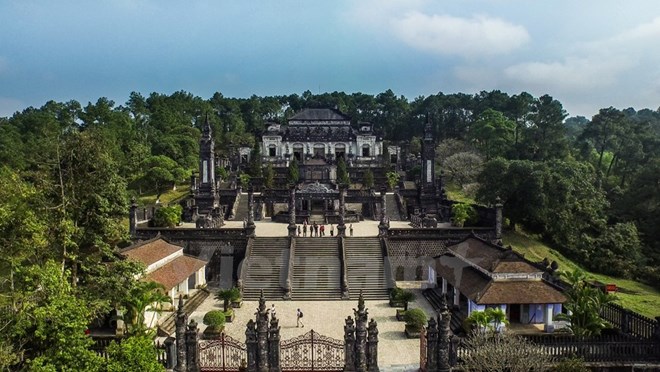 lang khai dinh hue