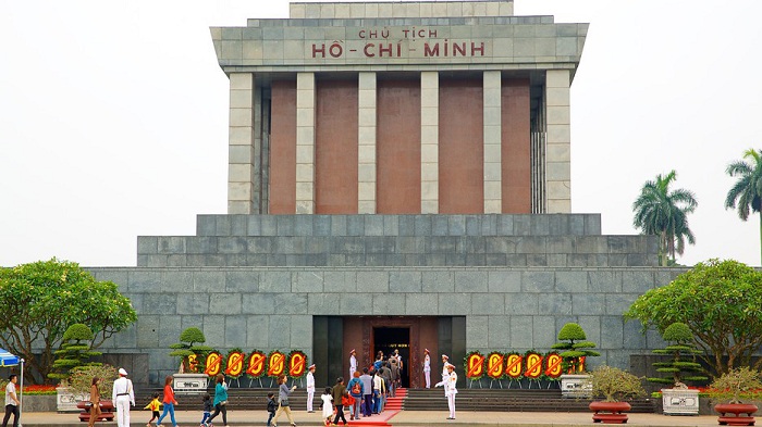 Gioi thieu ve lang bac o Ha Noi