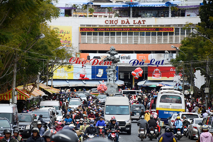 Festival Hoa Đà Lạt 2017: tắc đường, giá xe khách tăng nhẹ