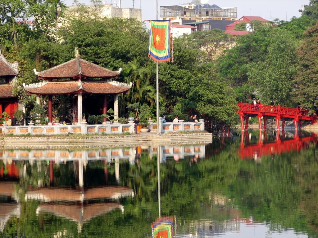 hinh anh den ngoc son o Ha Noi